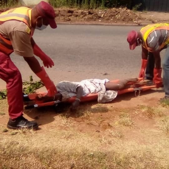 Body Of Unidentified Woman Found Dumped By The Roadside In Ibadan